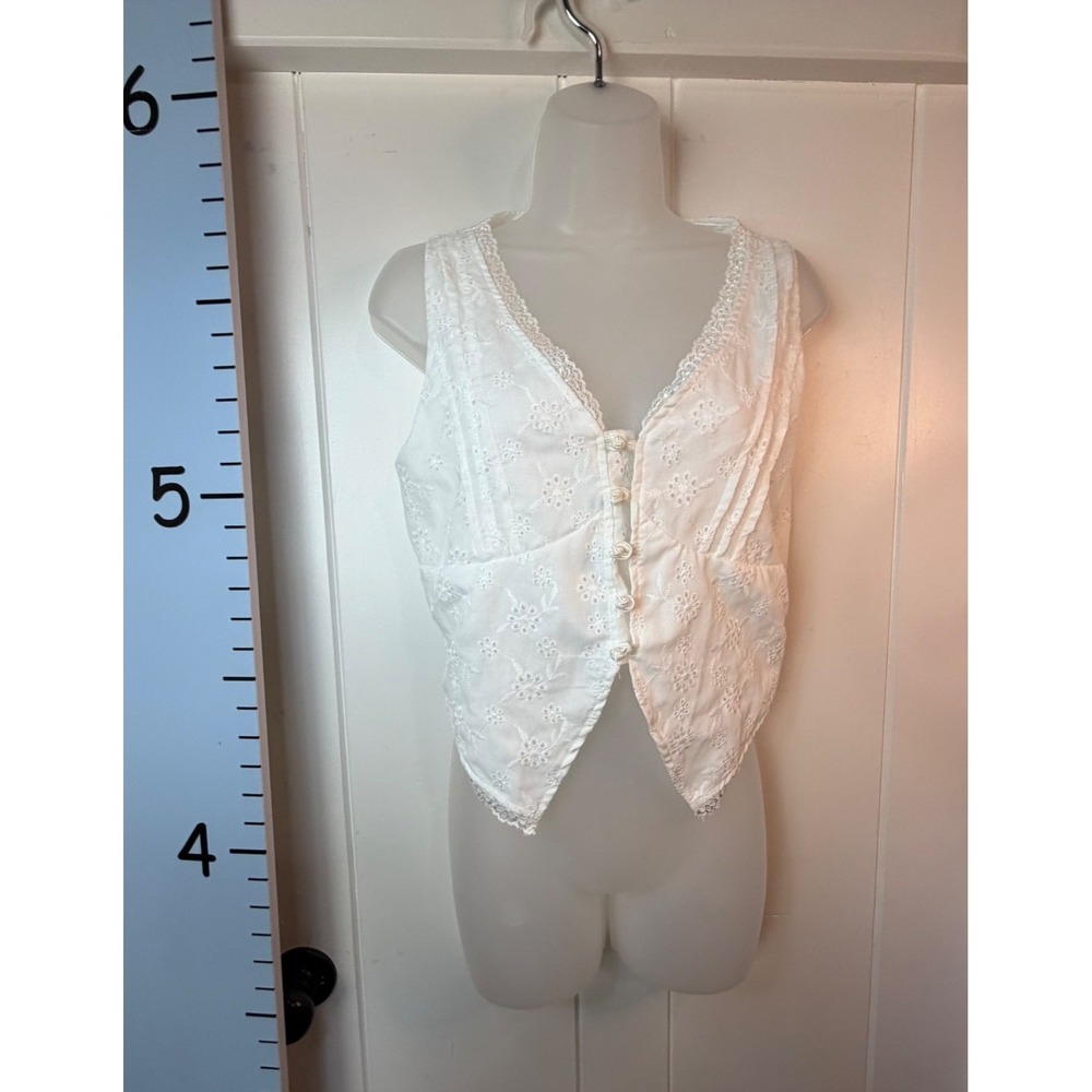 SHEIN White Eyelet Embroidery Lace V-Neck Cottagecore Sleeveless Top Size Medium